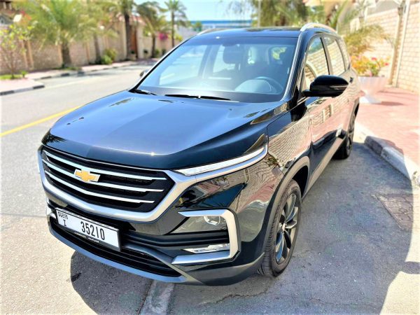 Rent and drive this Chevrolet Captiva Black 2023-model in Dubai1