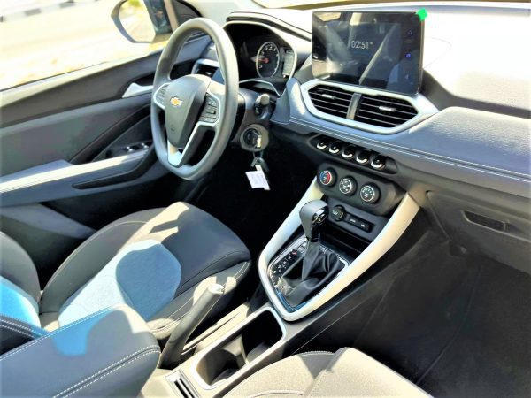 Rent and drive this Chevrolet Captiva Black 2023-model in Dubai1